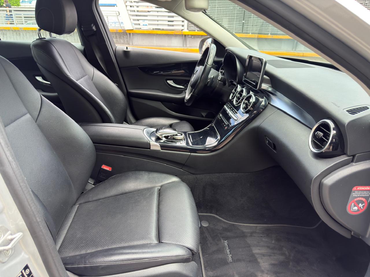 MERCEDES BENZ C180 CGI SEDAN TA 2016