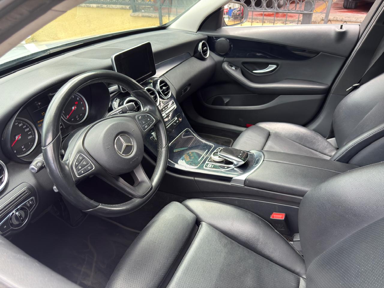 MERCEDES BENZ C180 CGI SEDAN TA 2016