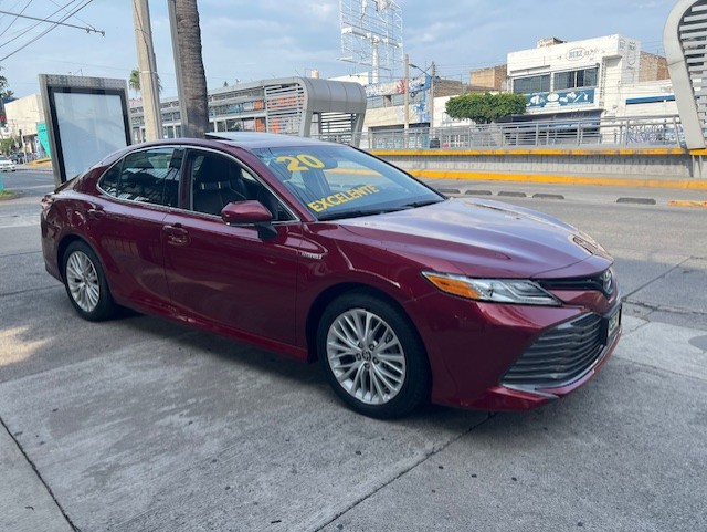 TOYOTA CAMRY XLE HYBRIDO SEDAN TA