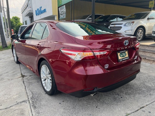 TOYOTA CAMRY XLE HYBRIDO SEDAN TA