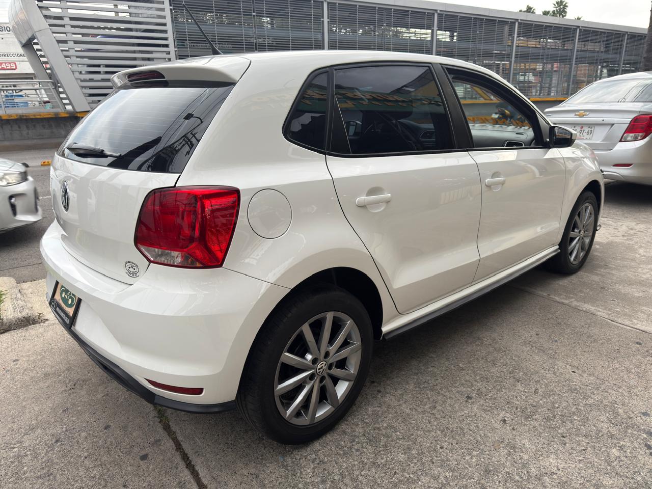 VOLKSWAGEN POLO SPORLINE HB TM