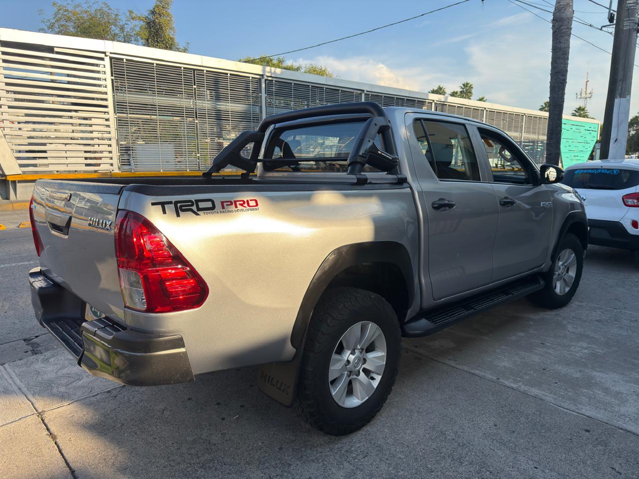 TOYOTA HILUX TRD TM 4X2