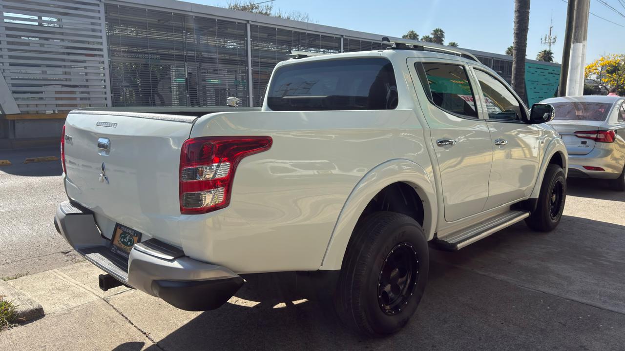 MITSUBISHI L200 DOBLE CAB TM 2016