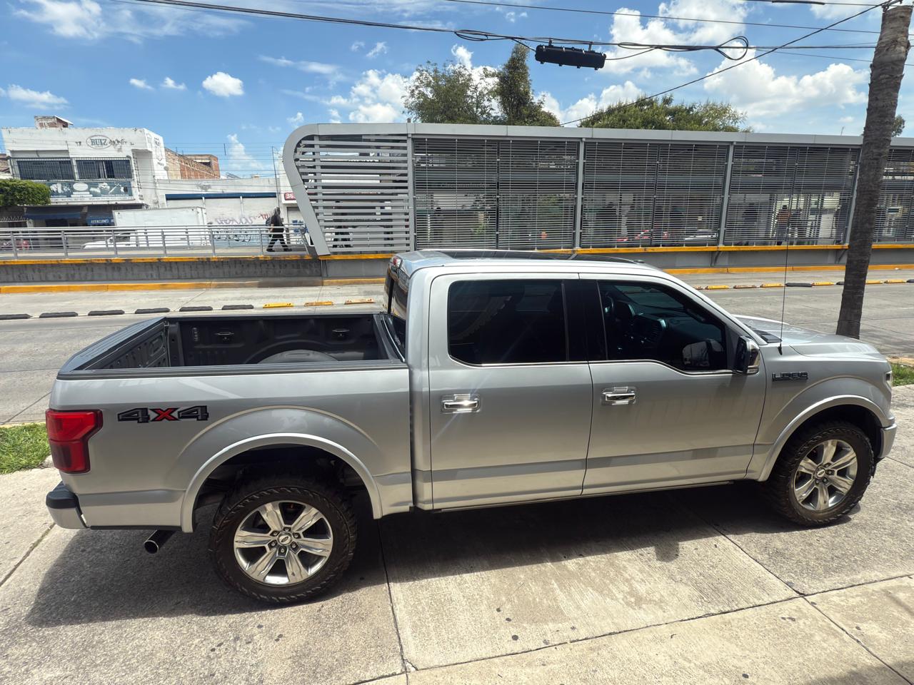 FORD LOBO PLATINUM 4X4 V6 TA DOB CAB 2019