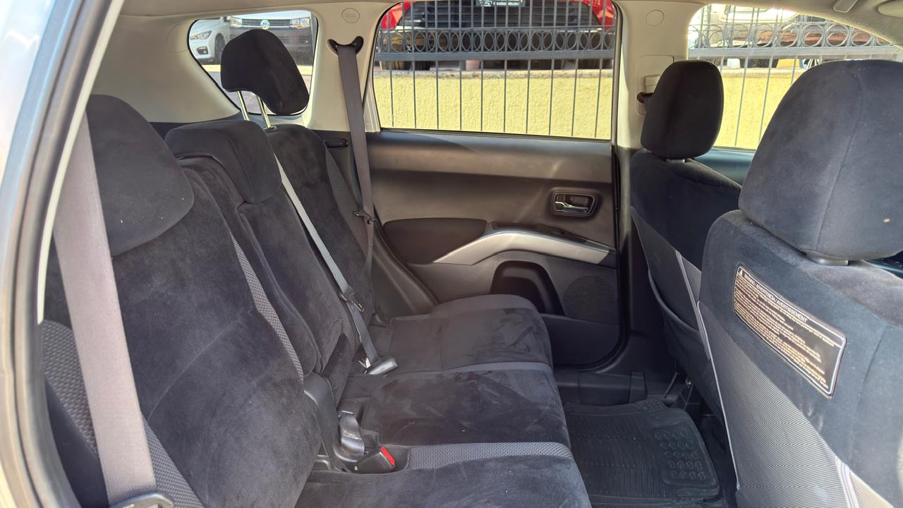 MITSUBISHI OUTLANDER LS TA 2010