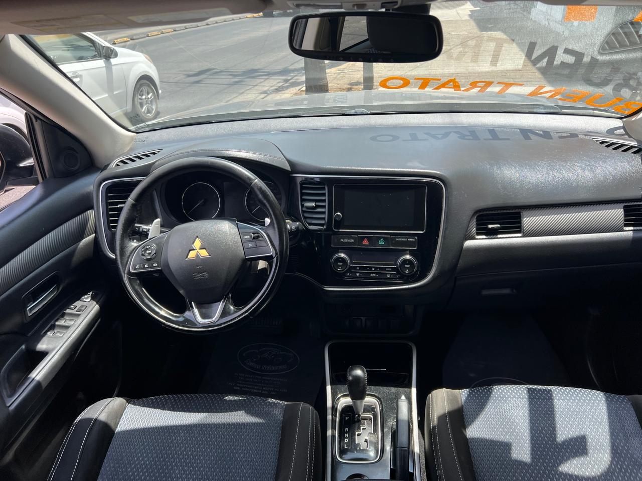 MITSUBISHI OUTLANDER ES SUV TA 2017