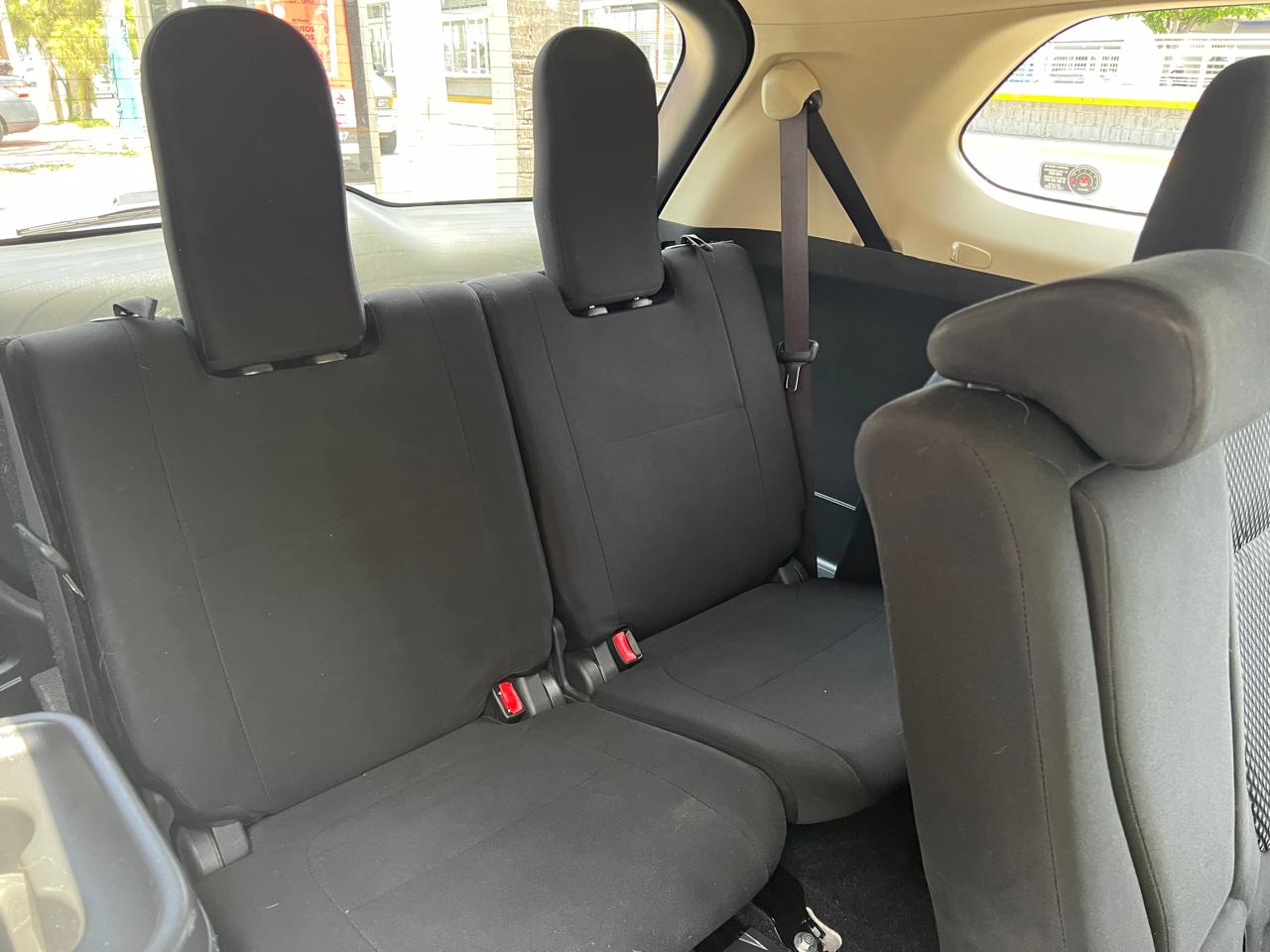 MITSUBISHI OUTLANDER ES SUV TA 7 PASAJEROS