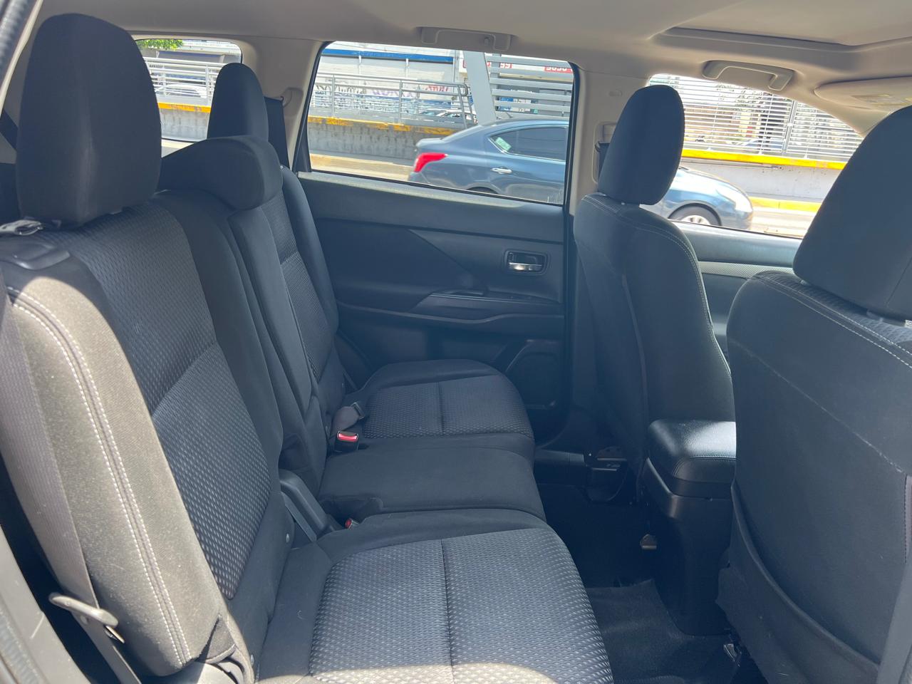 MITSUBISHI OUTLANDER ES SUV TA 2017