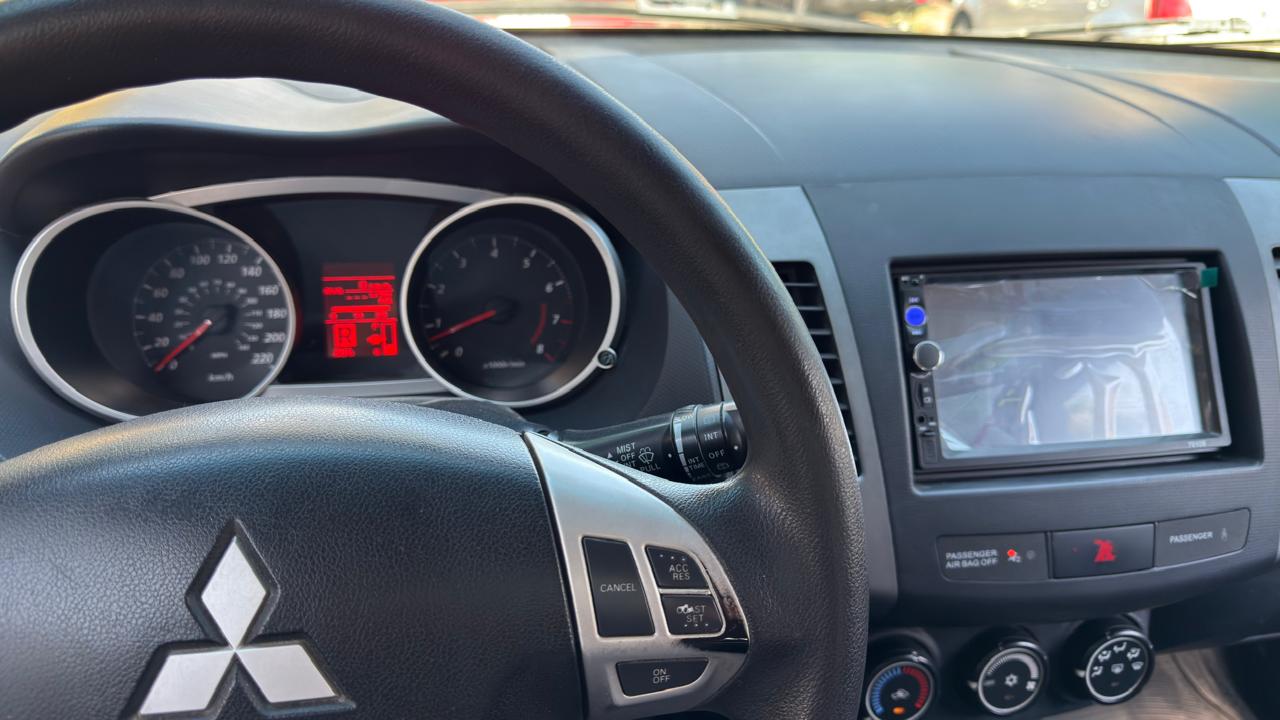 MITSUBISHI OUTLANDER LS TA 2010