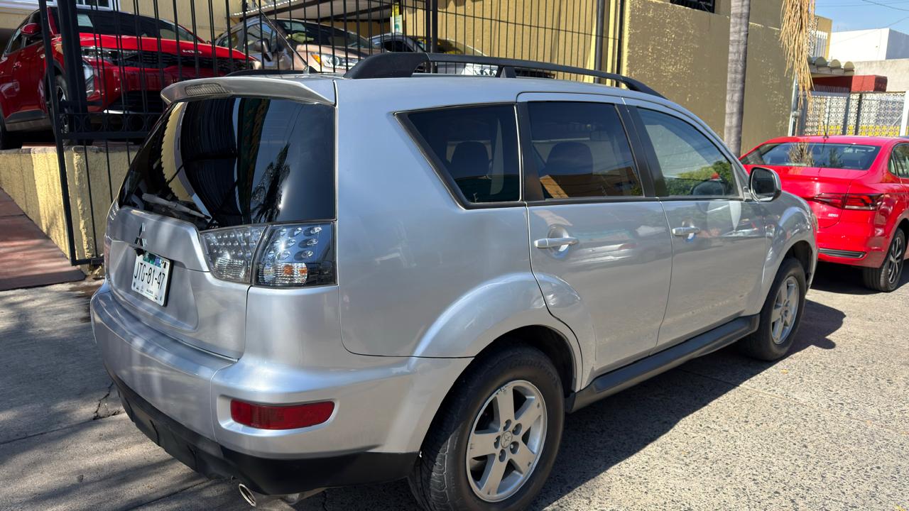 MITSUBISHI OUTLANDER LS TA 2010