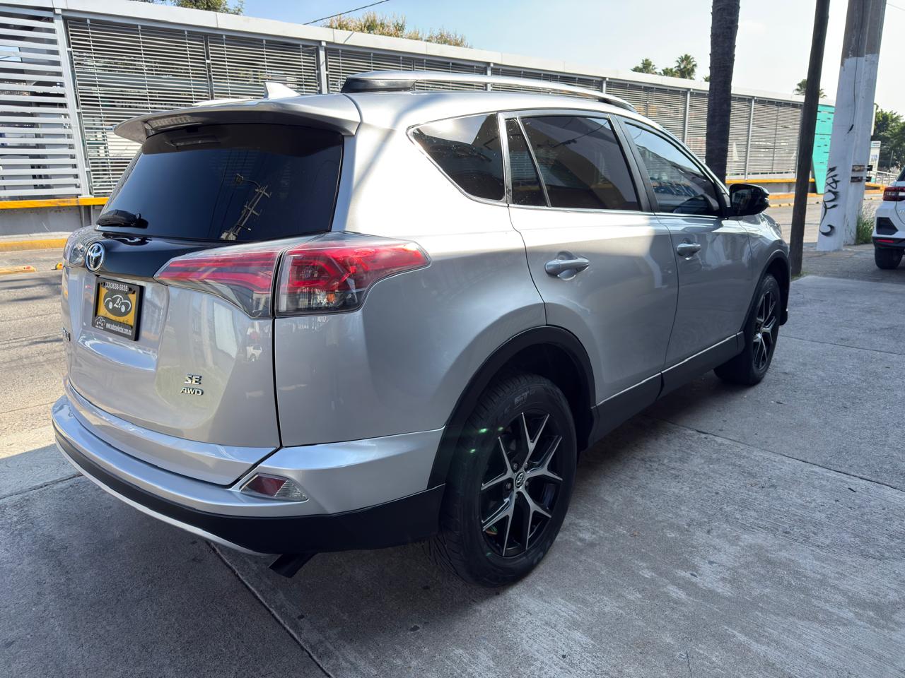TOYOTA RAV4 SE QC TA 2017