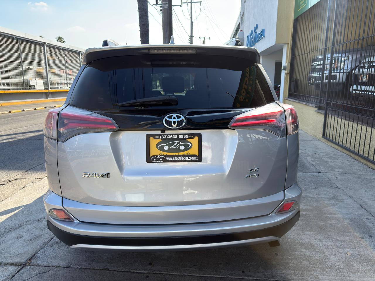 TOYOTA RAV4 SE QC TA 2017