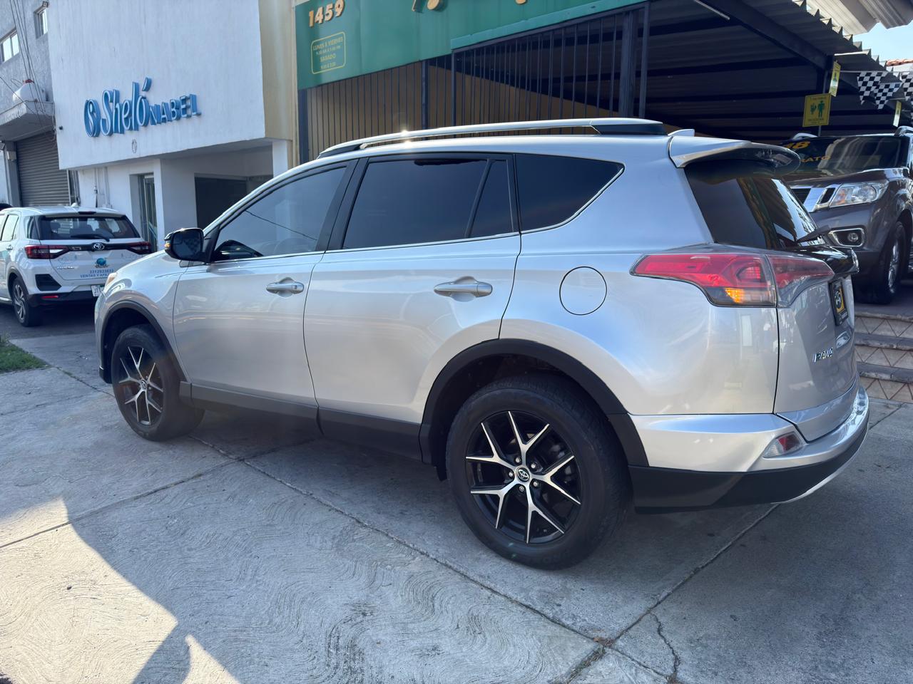 TOYOTA RAV4 SE QC TA 2017
