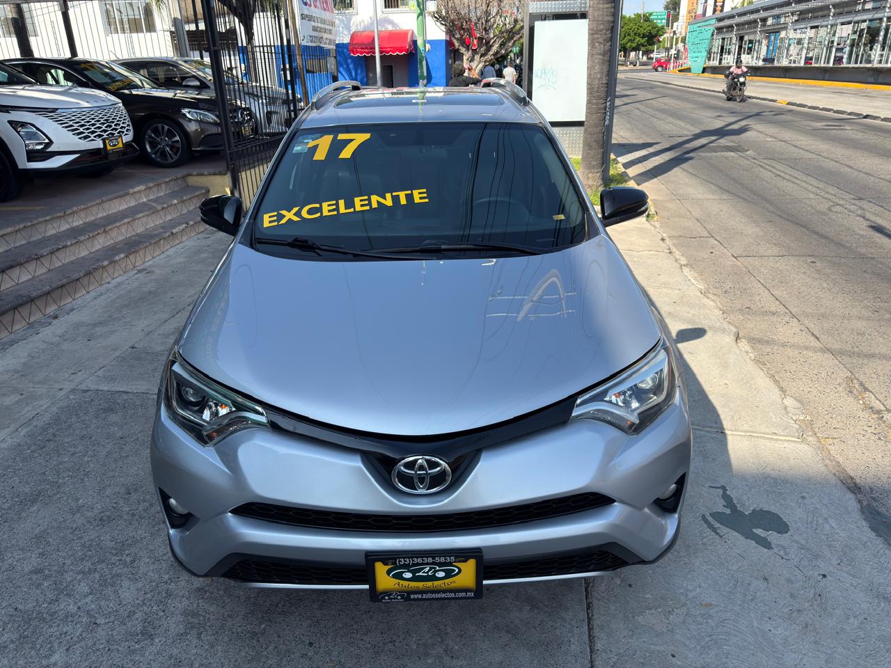 TOYOTA RAV4 SE QC TA 2017