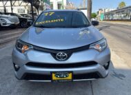 TOYOTA RAV4 SE QC TA 2017