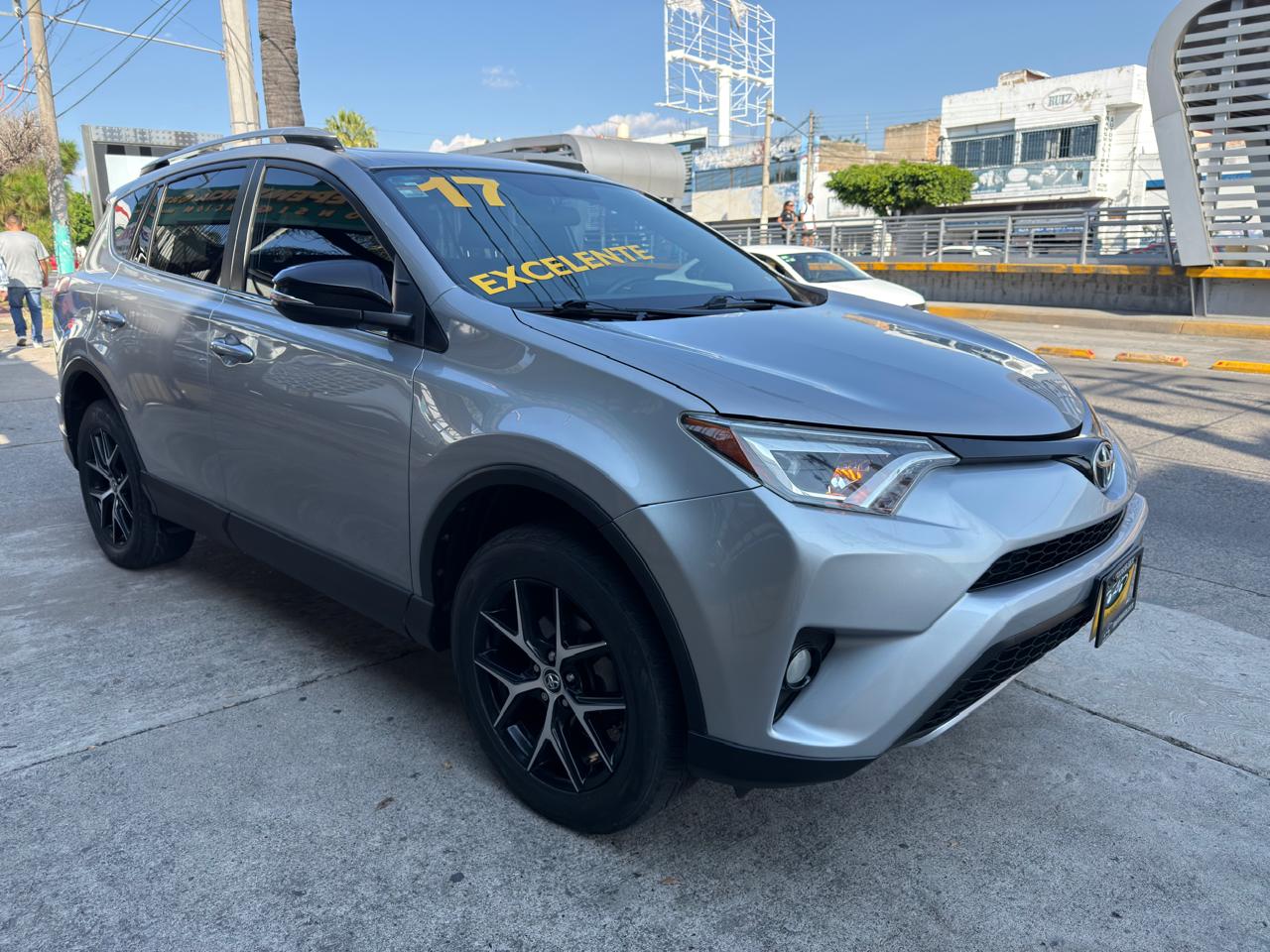 TOYOTA RAV4 SE QC TA 2017