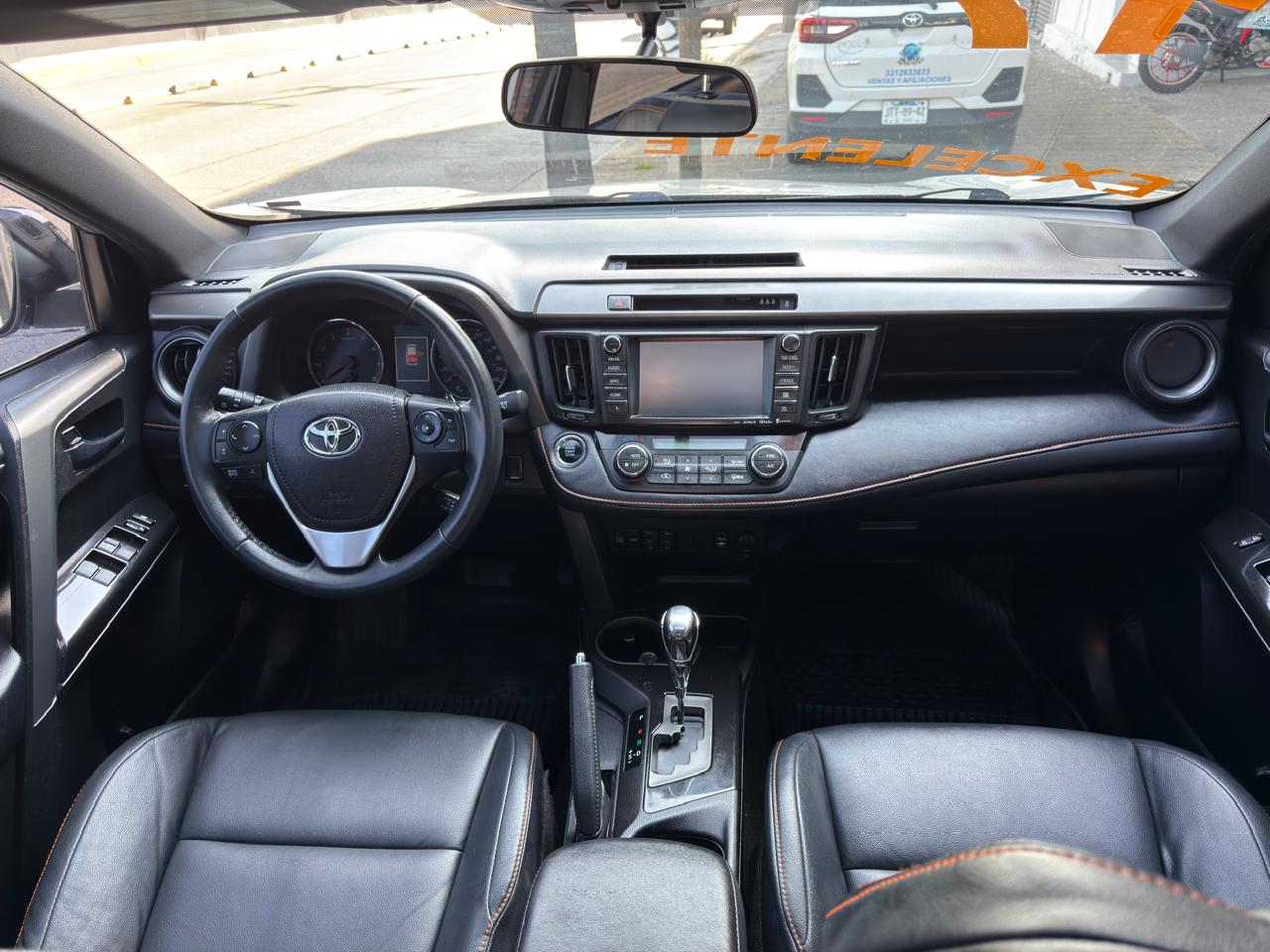 TOYOTA RAV4 SE QC TA 2017