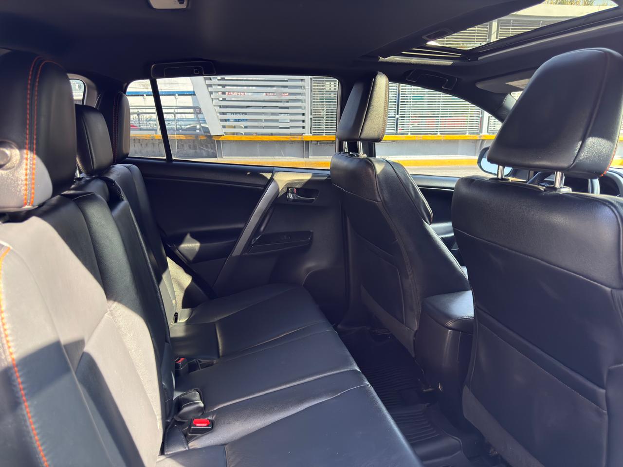 TOYOTA RAV4 SE QC TA 2017