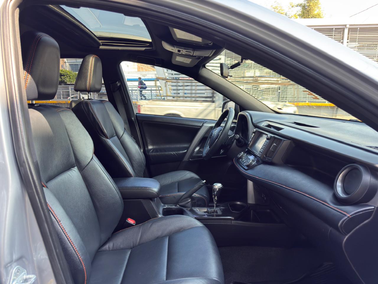 TOYOTA RAV4 SE QC TA 2017