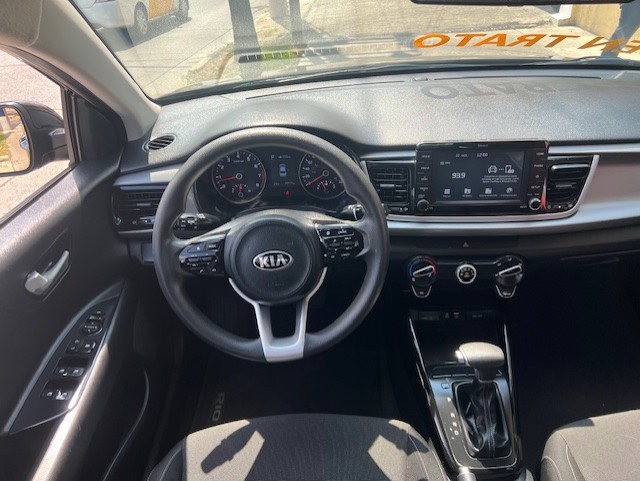 KIA RIO EX SEDAN TA