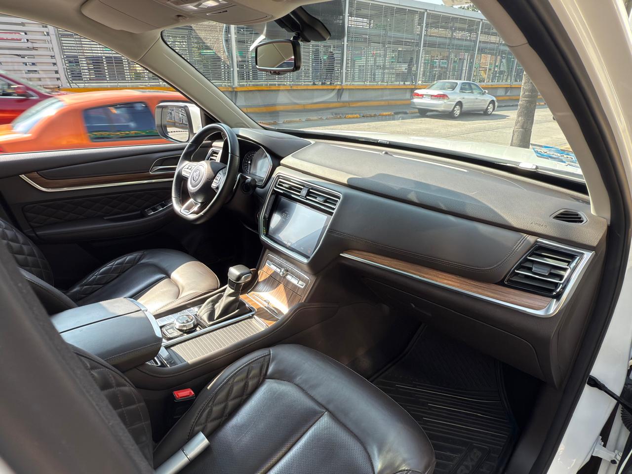 MG RX8 ELEGANCE LIMITED 7 PASAJEROS SUV TA
