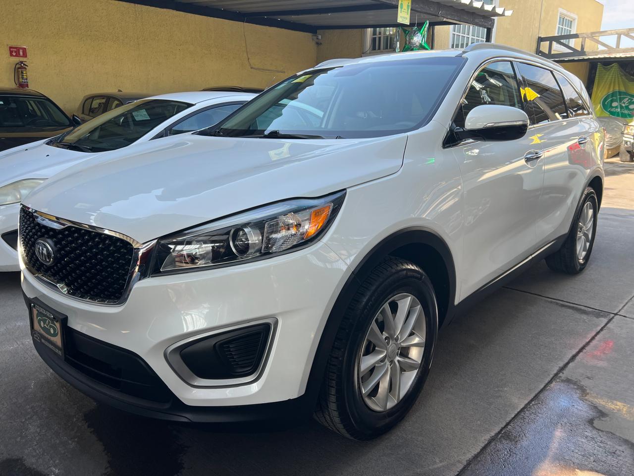 KIA SORENTO LX SUV TA 3ER FILA 2018
