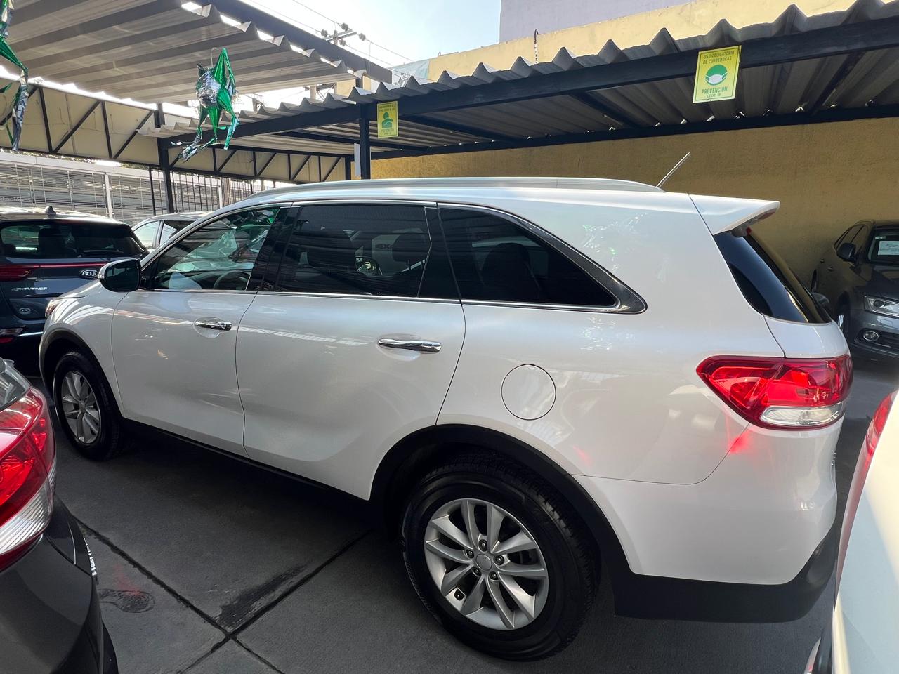 KIA SORENTO LX TA 7 PASAJEROS