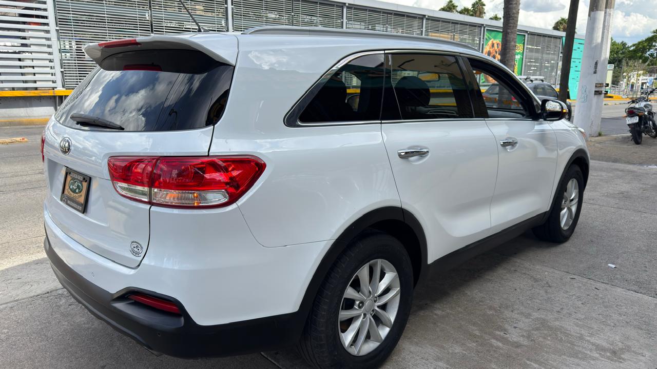 KIA SORENTO LX SUV 7 PASAJEROS TA 2018