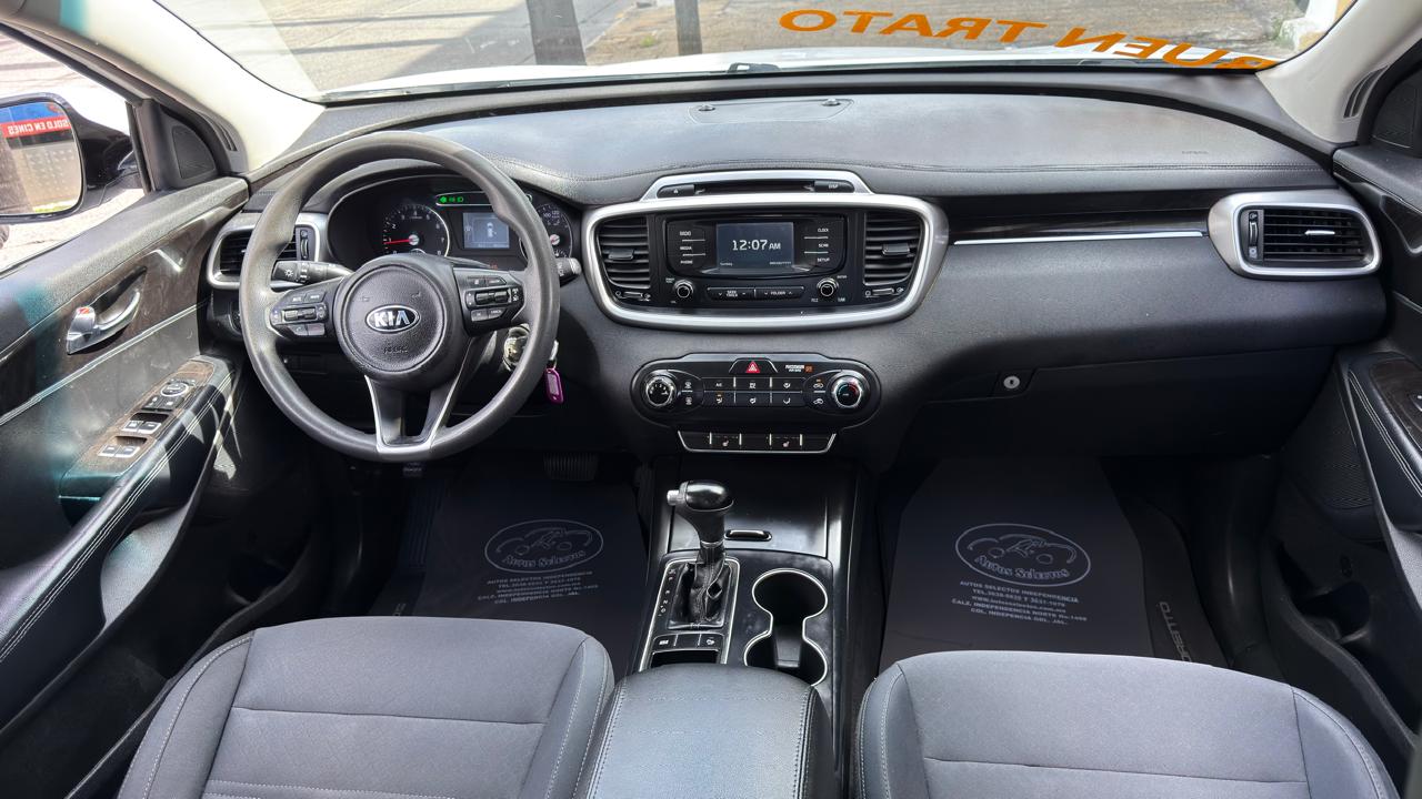 KIA SORENTO LX SUV 7 PASAJEROS TA 2018