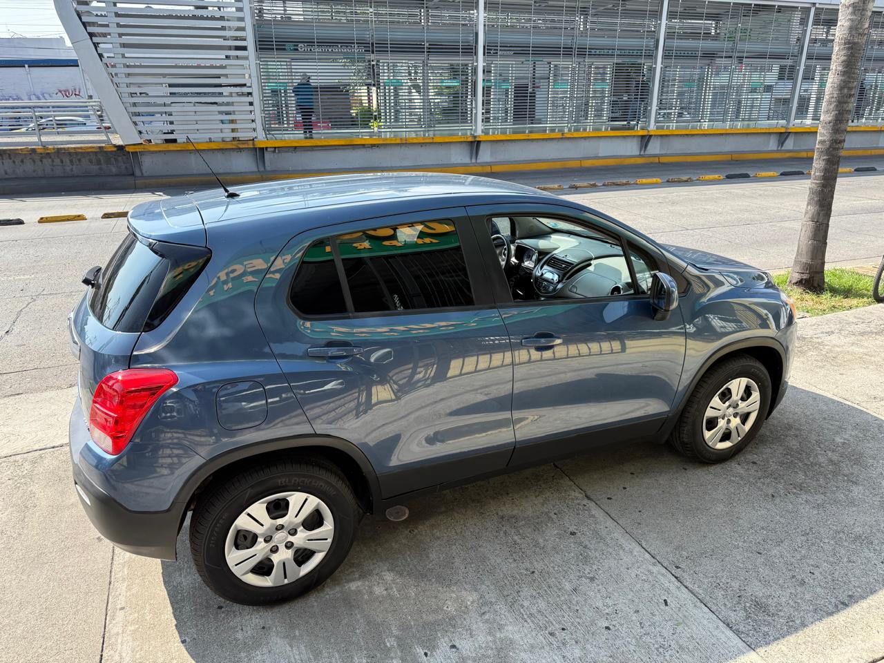 CHEVROLET TRAX LS SUV TM 2013