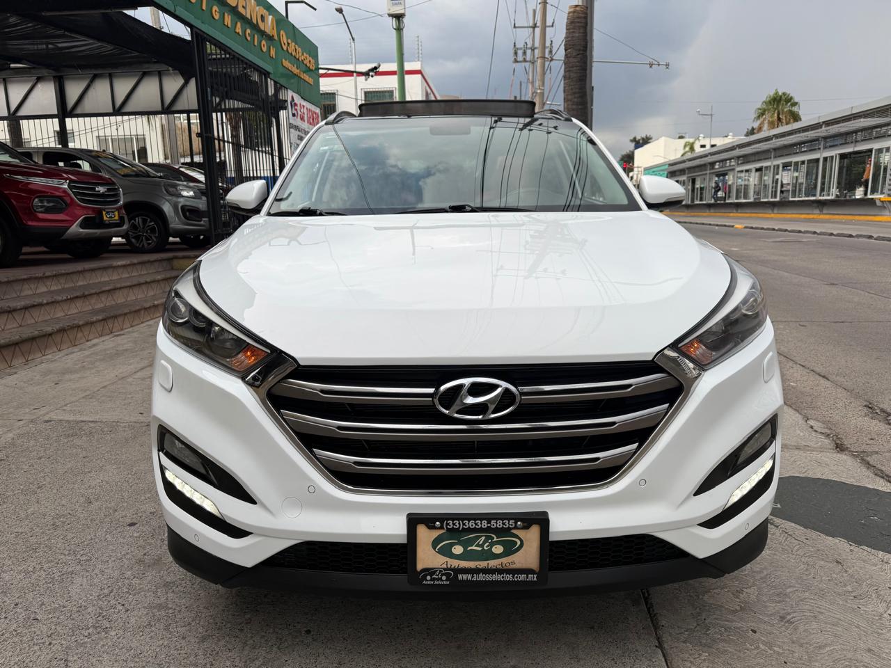 HYUNDAI TUCSON LIMITED TECH SUV TA