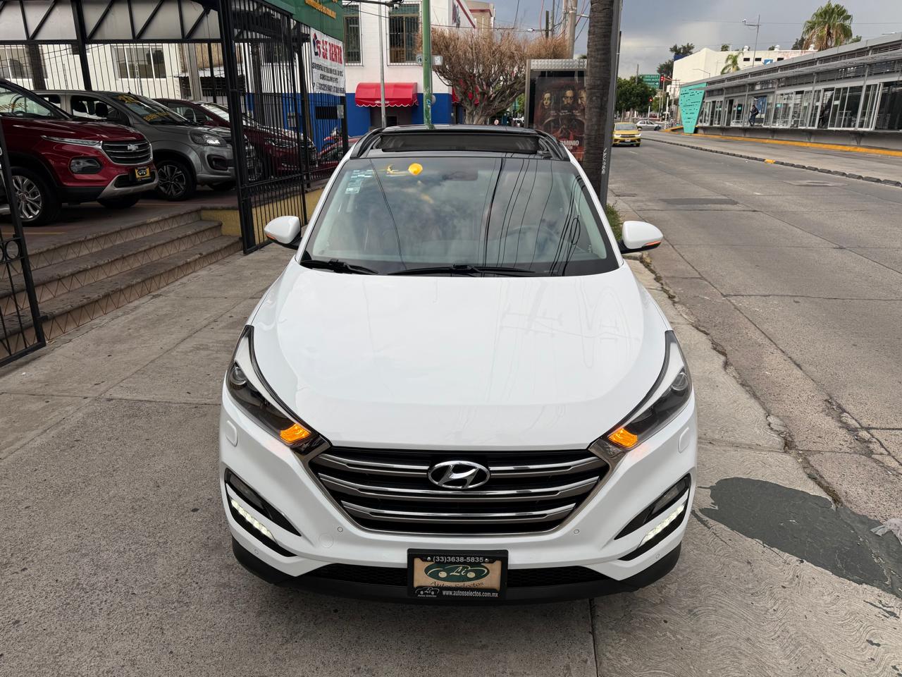HYUNDAI TUCSON LIMITED TECH SUV TA
