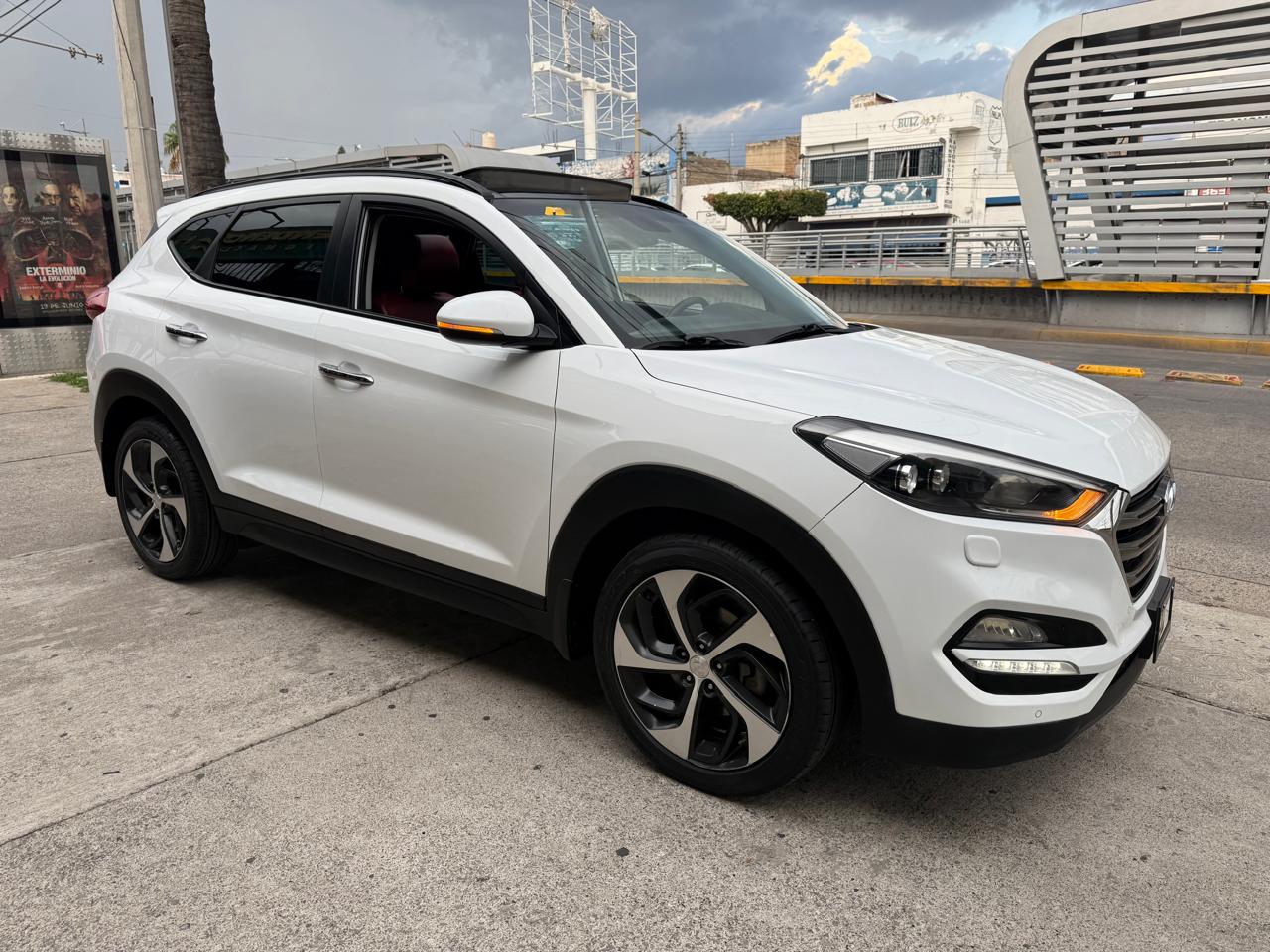 HYUNDAI TUCSON LIMITED TECH SUV TA