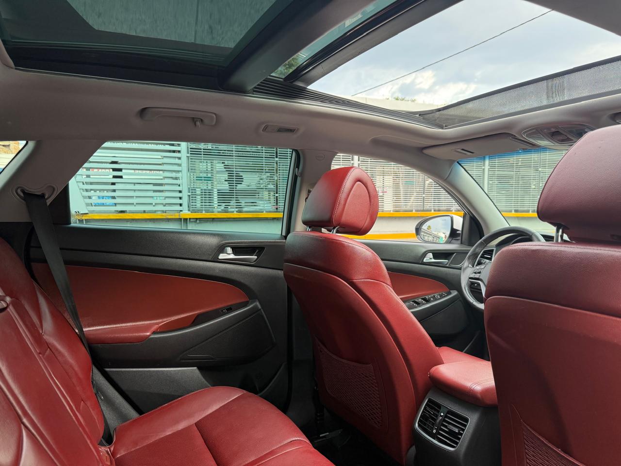 HYUNDAI TUCSON LIMITED TECH SUV TA