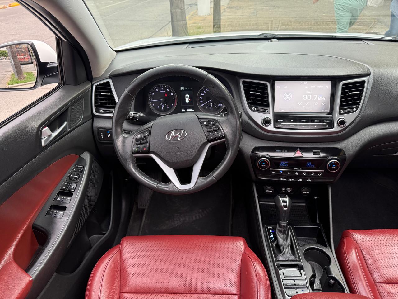 HYUNDAI TUCSON LIMITED TECH SUV TA