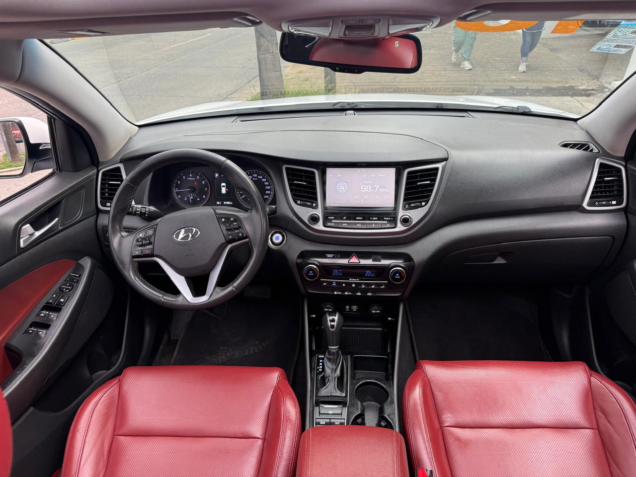 HYUNDAI TUCSON LIMITED TECH SUV TA