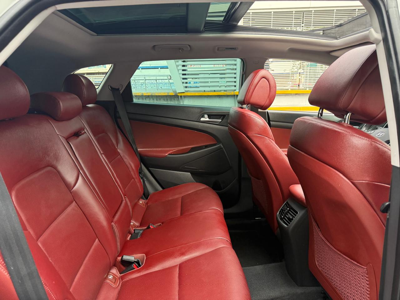 HYUNDAI TUCSON LIMITED TECH SUV TA
