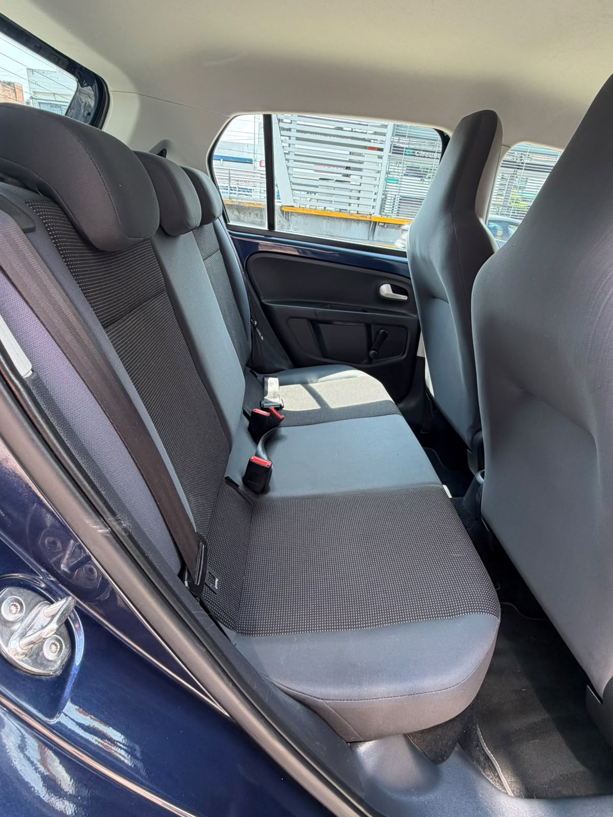 VOLKSWAGEN UP 2016 HIGH