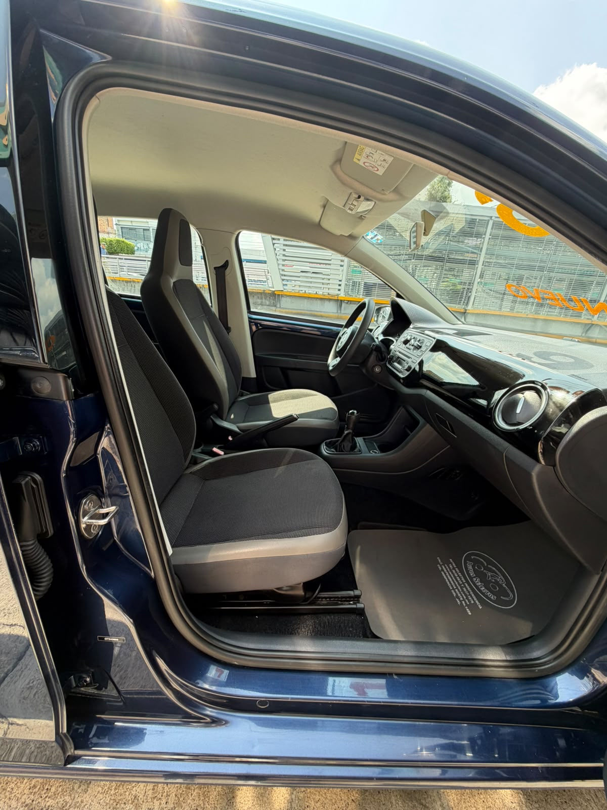 VOLKSWAGEN UP 2016 HIGH