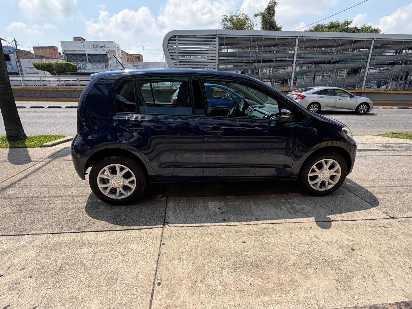 VOLKSWAGEN UP 2016 HIGH