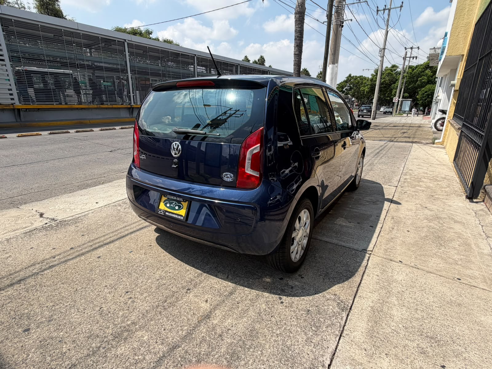 VOLKSWAGEN UP 2016 HIGH