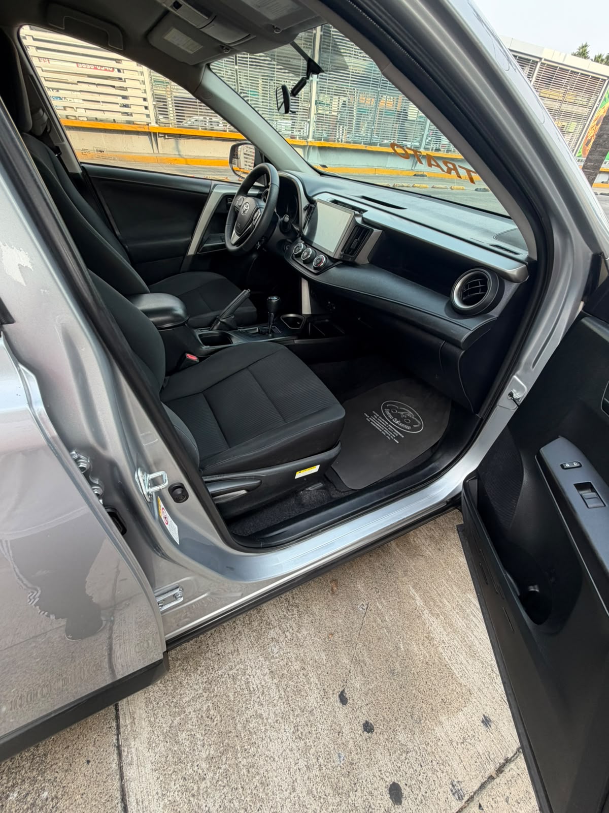 RAV 4 LE 2017 AT