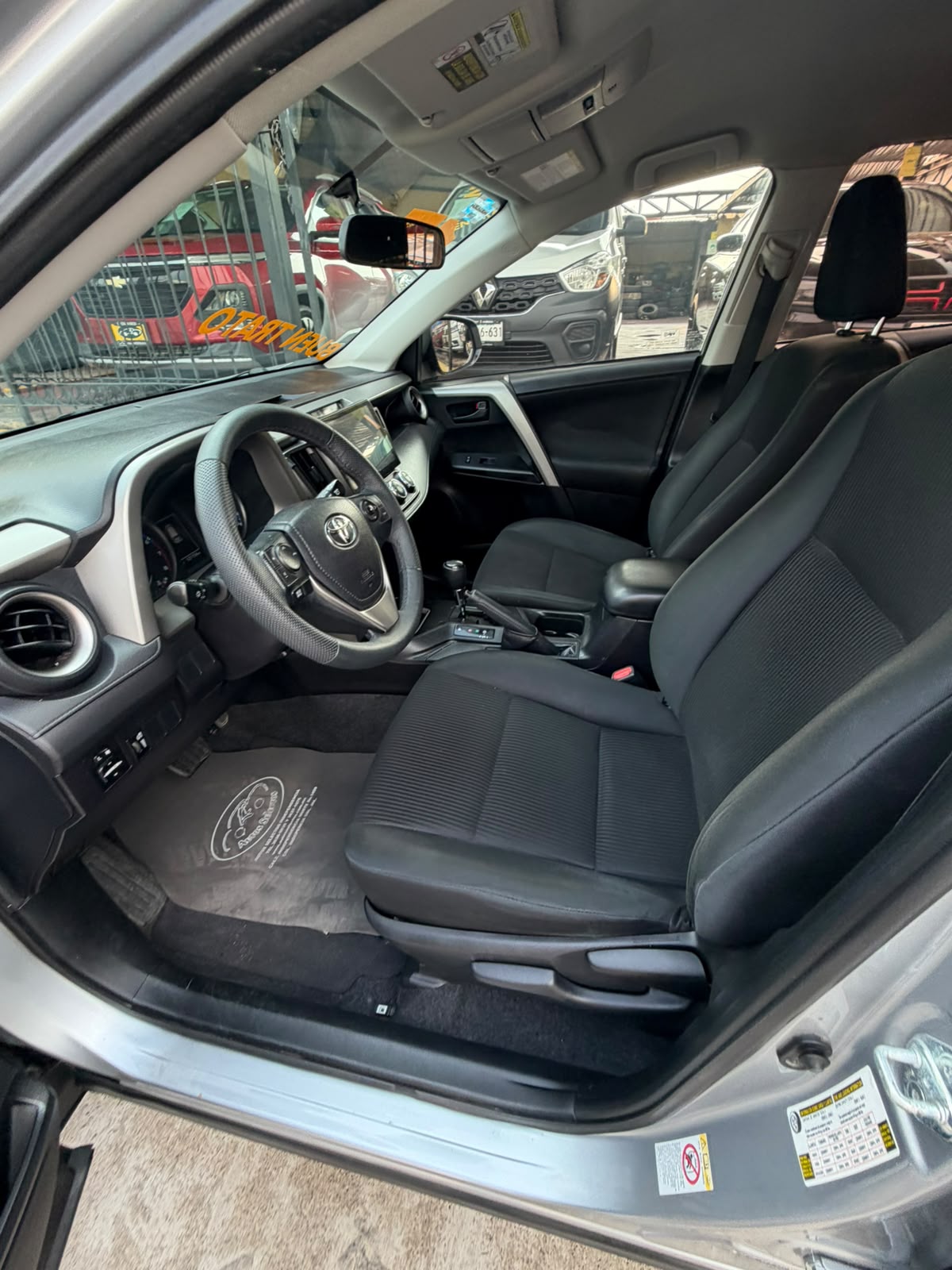 RAV 4 LE 2017 AT