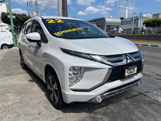 MITSUBISHI XPANDER CROSS MINIVAN TA 3ER FILA