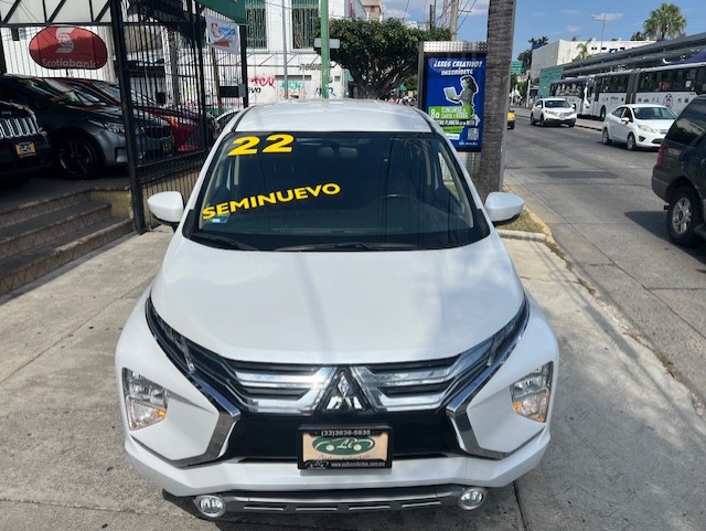 MITSUBISHI XPANDER CROSS MINIVAN TA 3ER FILA