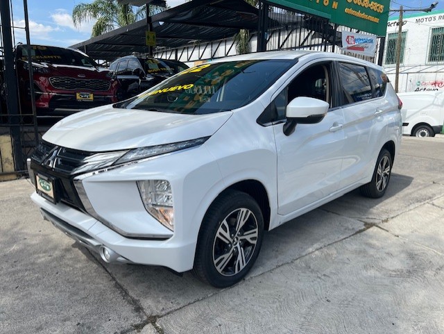 MITSUBISHI XPANDER CROSS MINIVAN TA 3ER FILA