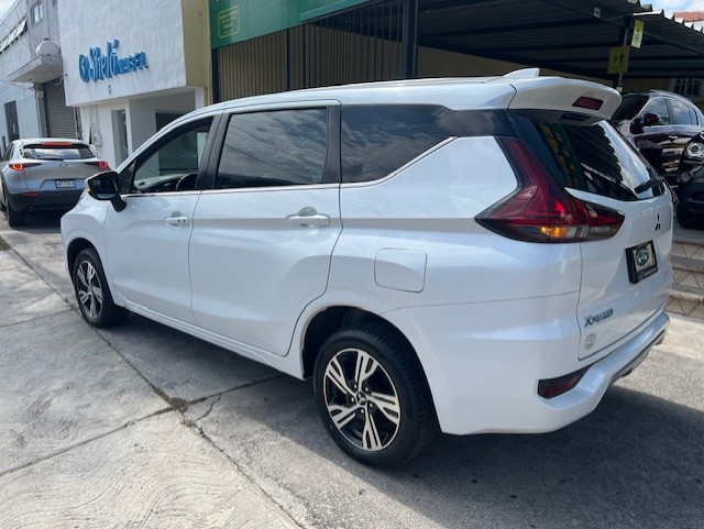 MITSUBISHI XPANDER CROSS MINIVAN TA 3ER FILA