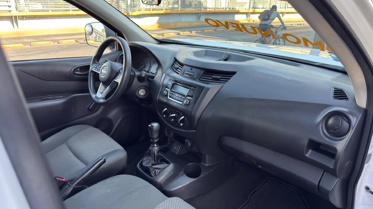 NISSAN NP300 ESTACA C/REDILAS TM 2022