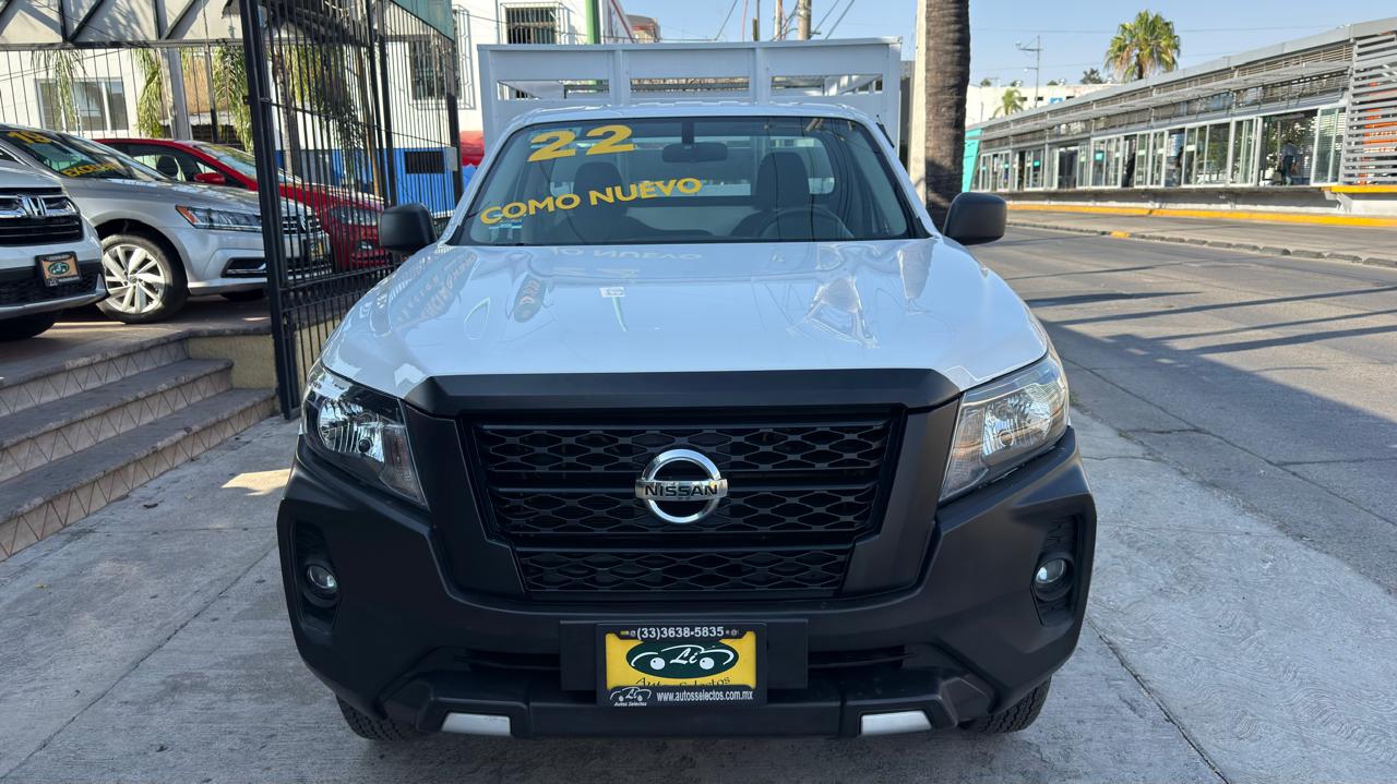 NISSAN NP300 ESTACA C/REDILAS TM 2022