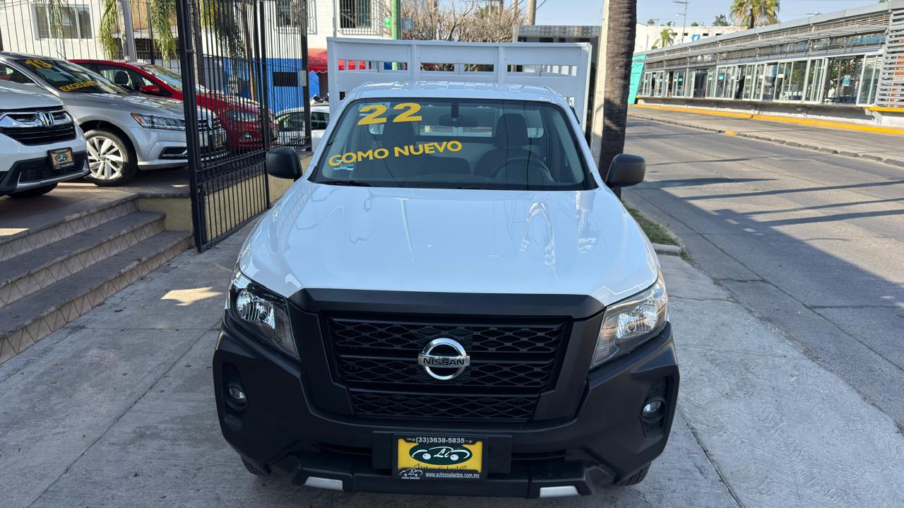 NISSAN NP300 ESTACA C/REDILAS TM 2022